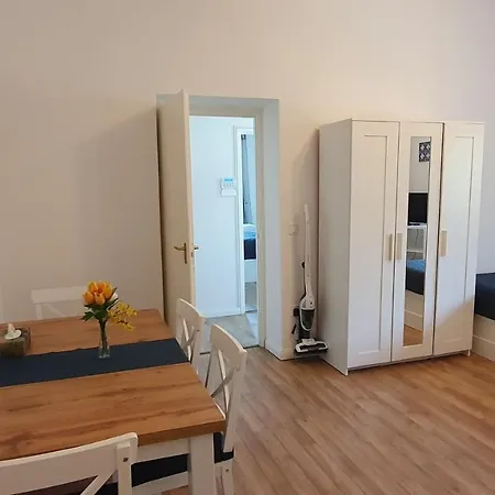 Apartment Happy 70 *